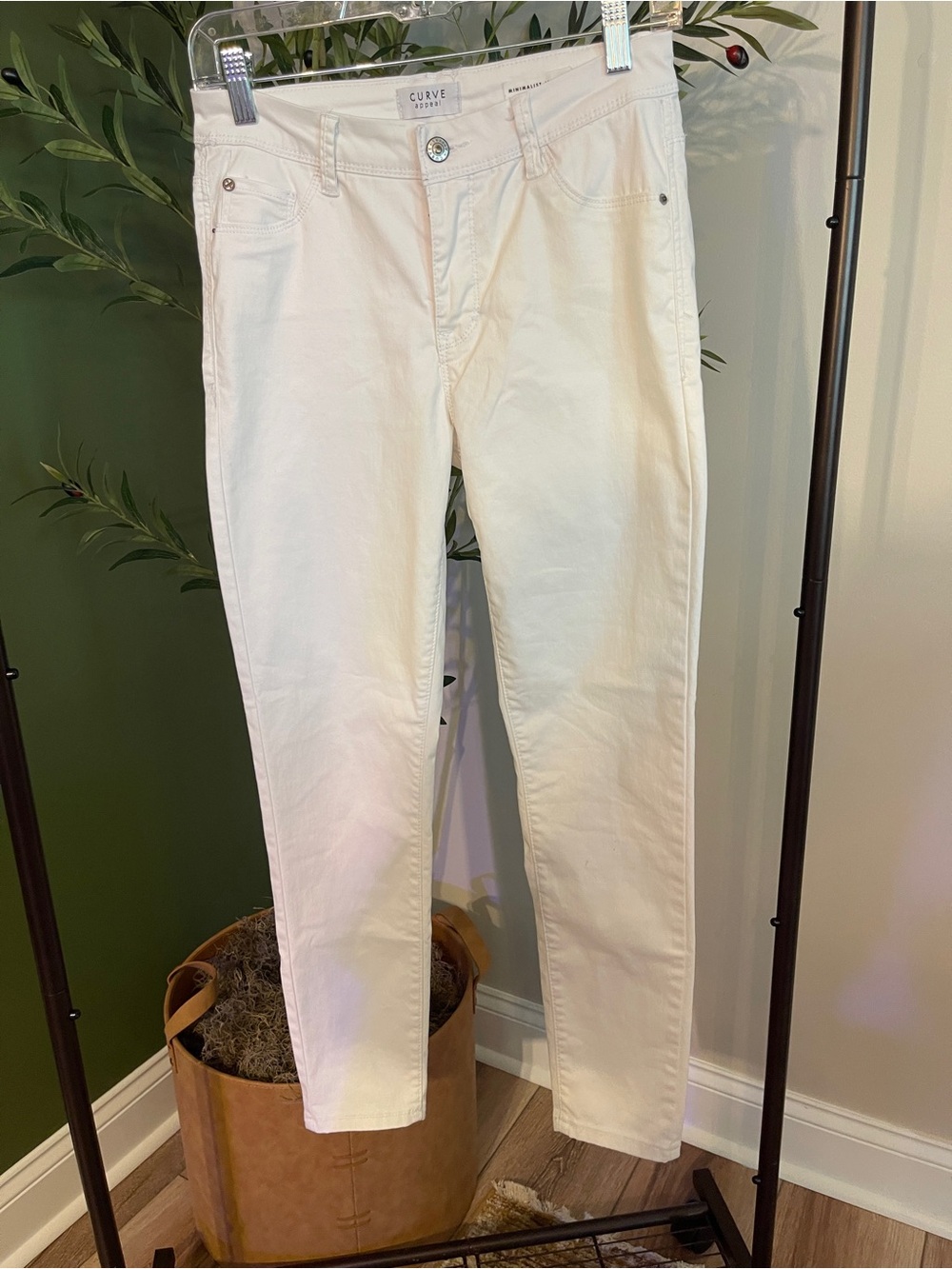 Curve Collection Women’s White Jeggings — Stretch Slim Fit